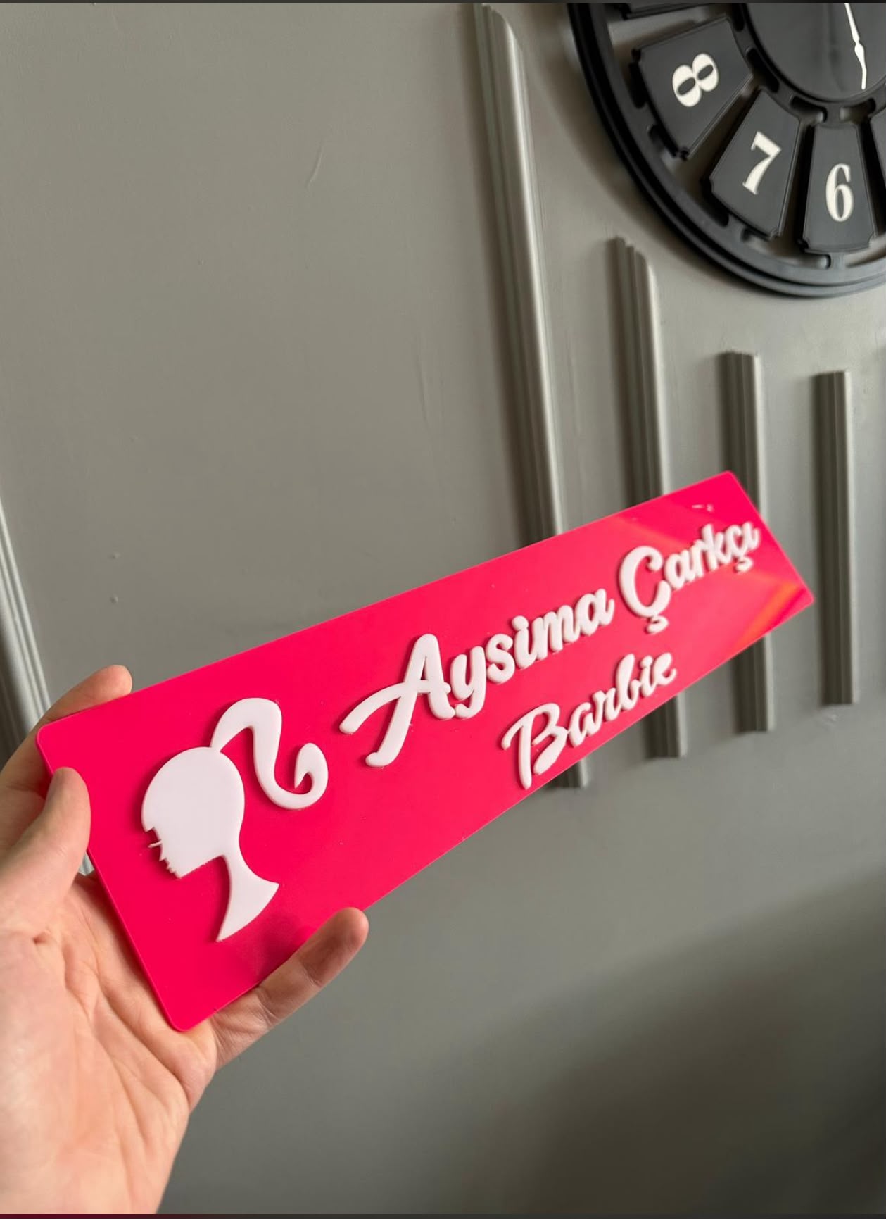 DEKOR ASKILI PLEKSİ KAPATMA