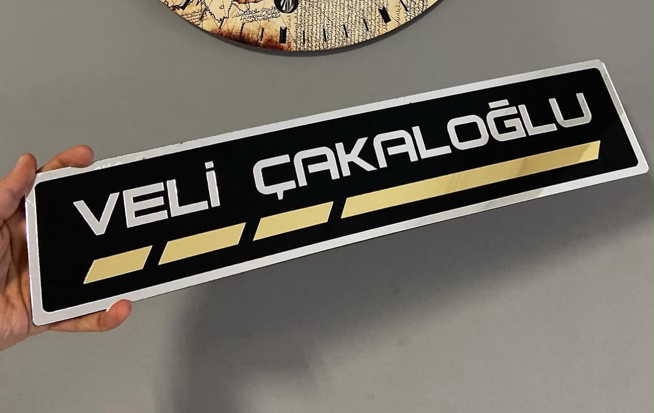 DEKOR ASKILI PLEKSİ KAPATMA