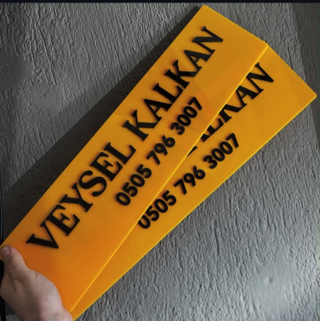 DEKOR ASKILI PLEKSİ KAPATMA