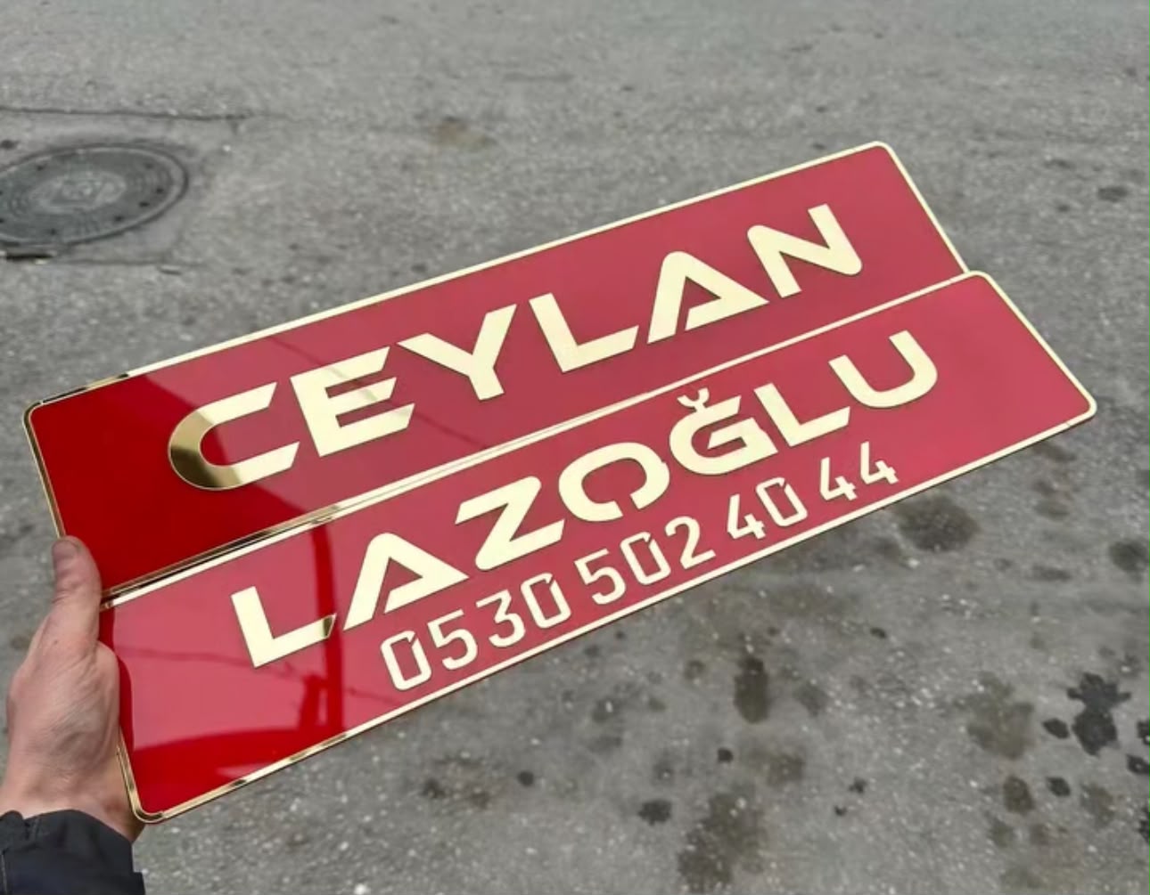 DEKOR ASKILI PLEKSİ KAPATMA