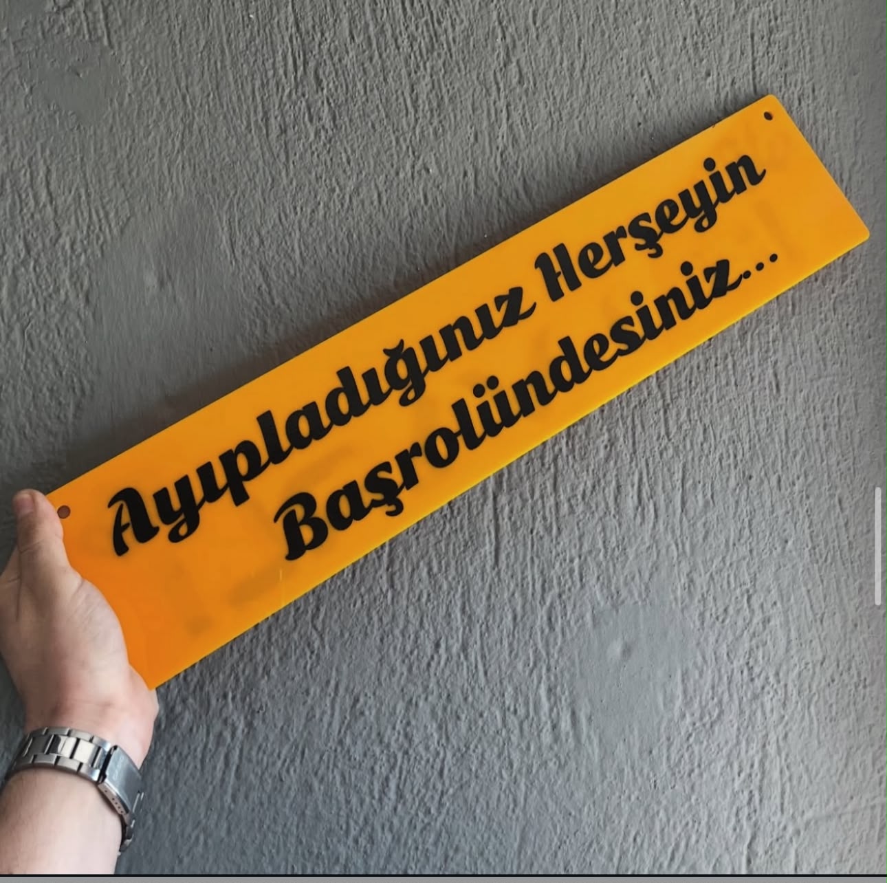 DEKOR ASKILI PLEKSİ KAPATMA